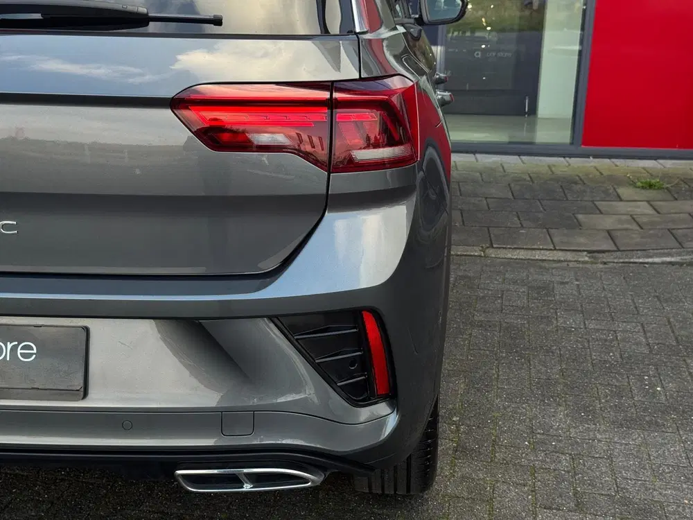 Volkswagen T-Roc R-Line DSG-7 uit 2023, foto 8