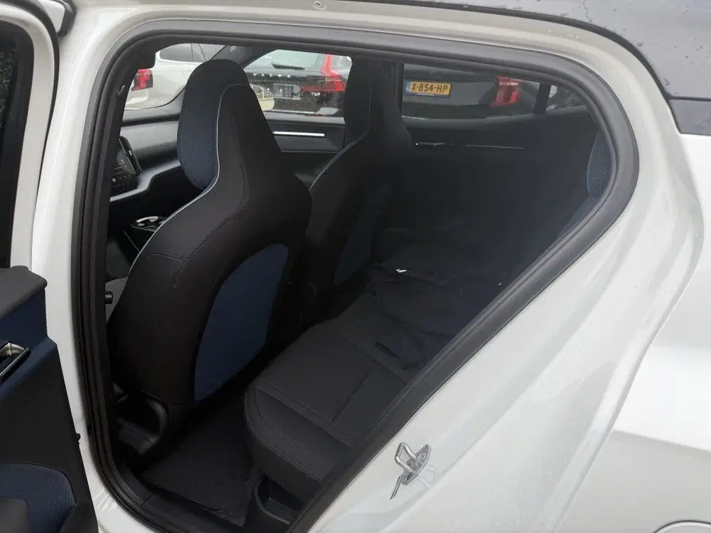 Volvo EX30 P5 LR Plus Eu 69 kWh uit 2026, foto 7