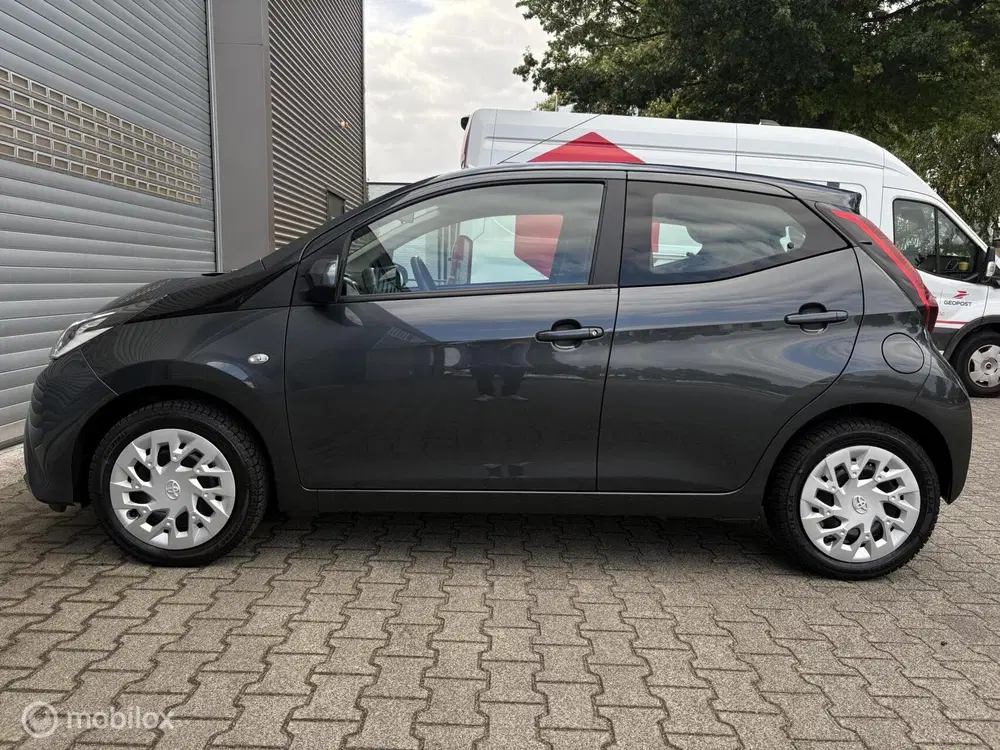 Toyota Aygo 1.0 VVT-i x-clusiv*NIEUWSTAAT*P-CAMERA*APP uit 2019, foto 10