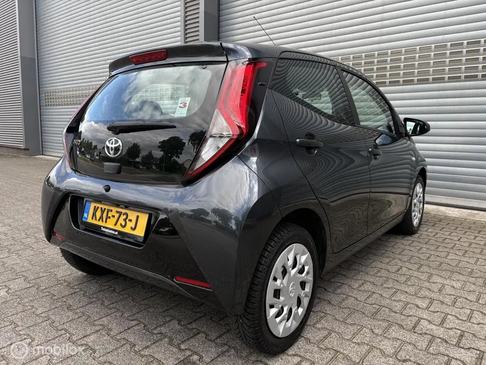 Toyota Aygo 1.0 VVT-i x-clusiv*NIEUWSTAAT*P-CAMERA*APP uit 2019, foto 5