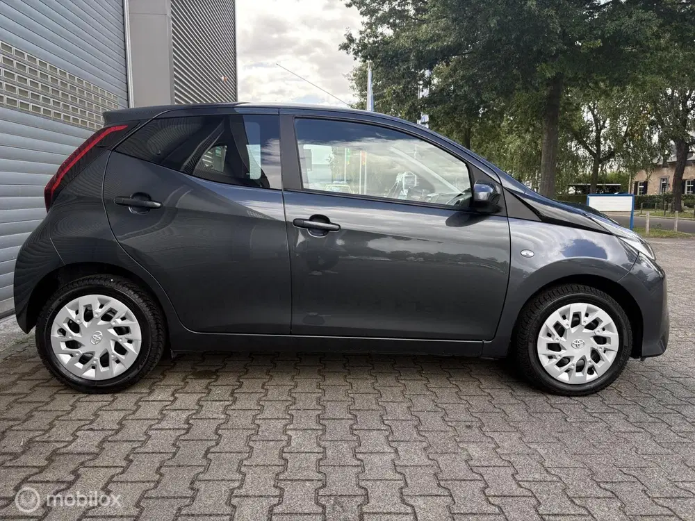 Toyota Aygo 1.0 VVT-i x-clusiv*NIEUWSTAAT*P-CAMERA*APP uit 2019, foto 7