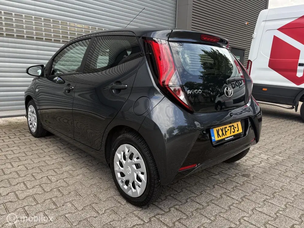 Toyota Aygo 1.0 VVT-i x-clusiv*NIEUWSTAAT*P-CAMERA*APP uit 2019, foto 9