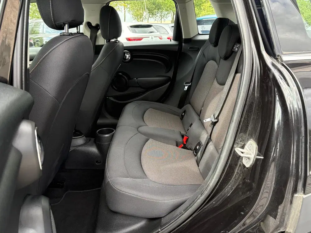 Mini One 1.5 One uit 2021, foto 12