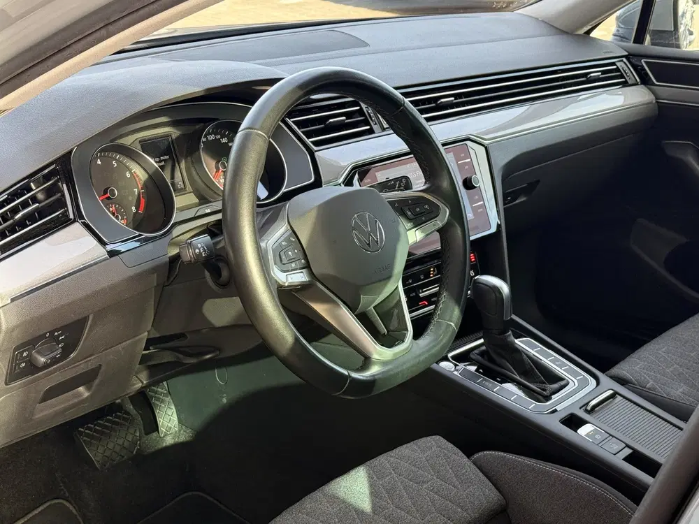 Volkswagen Passat 1.5 TSI Business uit 2023, foto 2