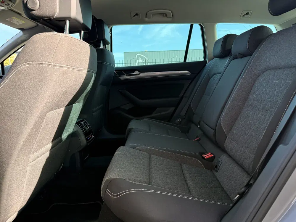 Volkswagen Passat 1.5 TSI Business uit 2023, foto 6
