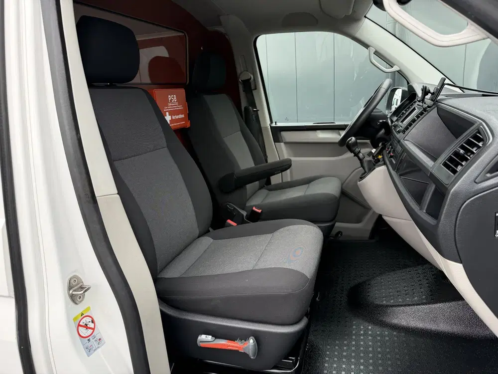 Volkswagen Transporter 2.0 TDI 102 PK uit 2019, foto 6