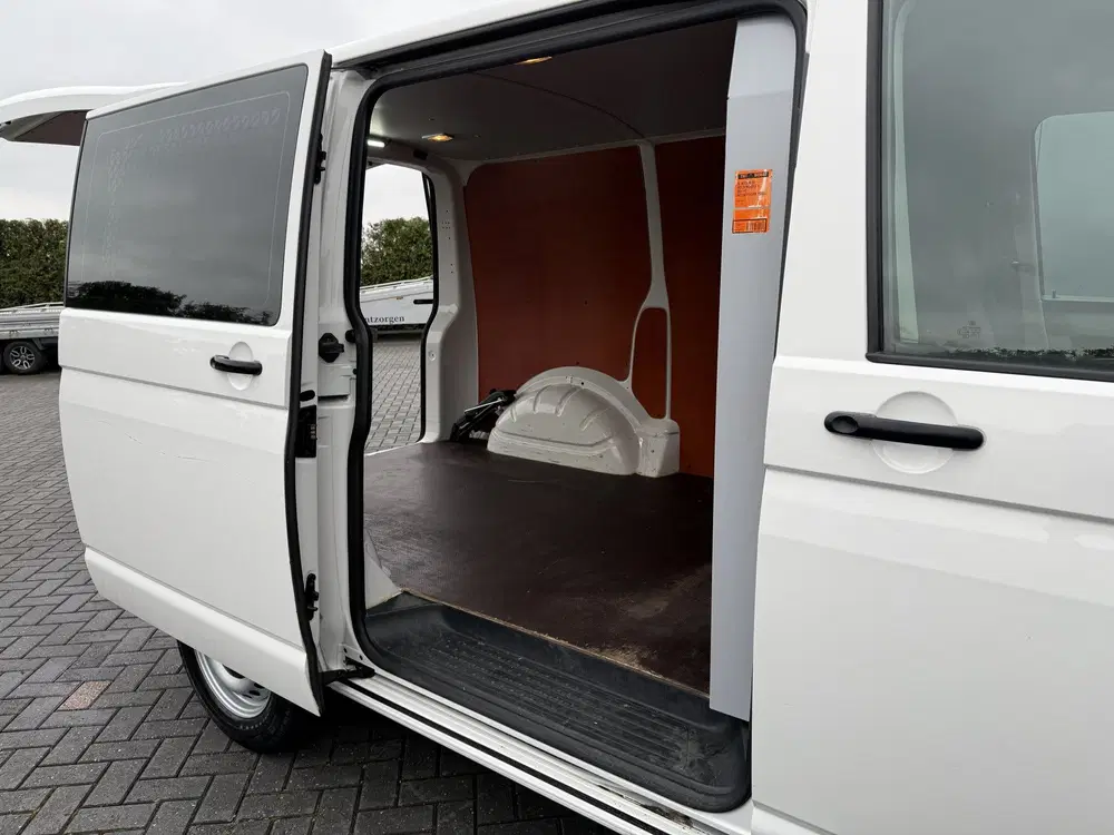 Volkswagen Transporter 2.0 TDI 102 PK uit 2019, foto 9