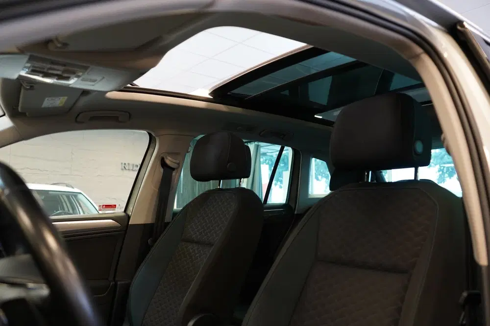 Volkswagen Tiguan 2.0 TDI 4Motion Highline Business R uit 2019, foto 14