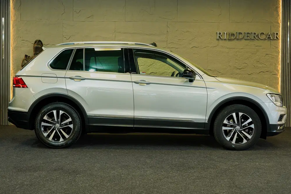 Volkswagen Tiguan 2.0 TDI 4Motion Highline Business R uit 2019, foto 4