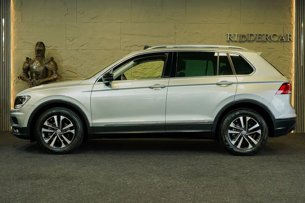 Volkswagen Tiguan 2.0 TDI 4Motion Highline Business R uit 2019, foto 8