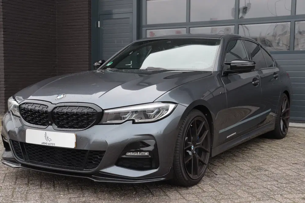 BMW 3-serie 330i High Executive uit 2019, foto 6