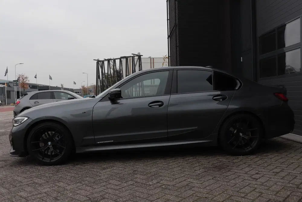 BMW 3-serie 330i High Executive uit 2019, foto 8