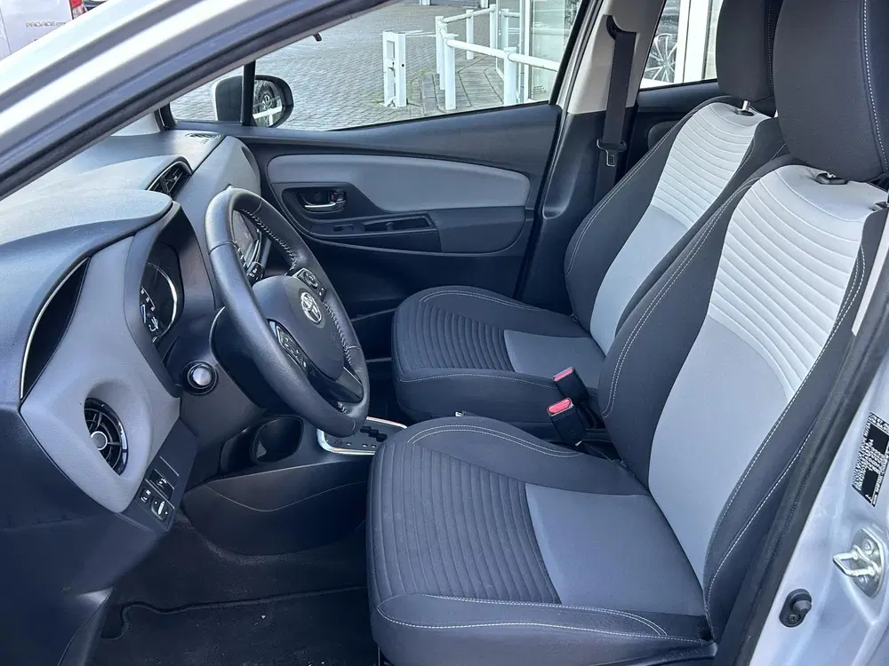 Toyota Yaris 1.5 Hybrid Dynamic uit 2020, foto 2
