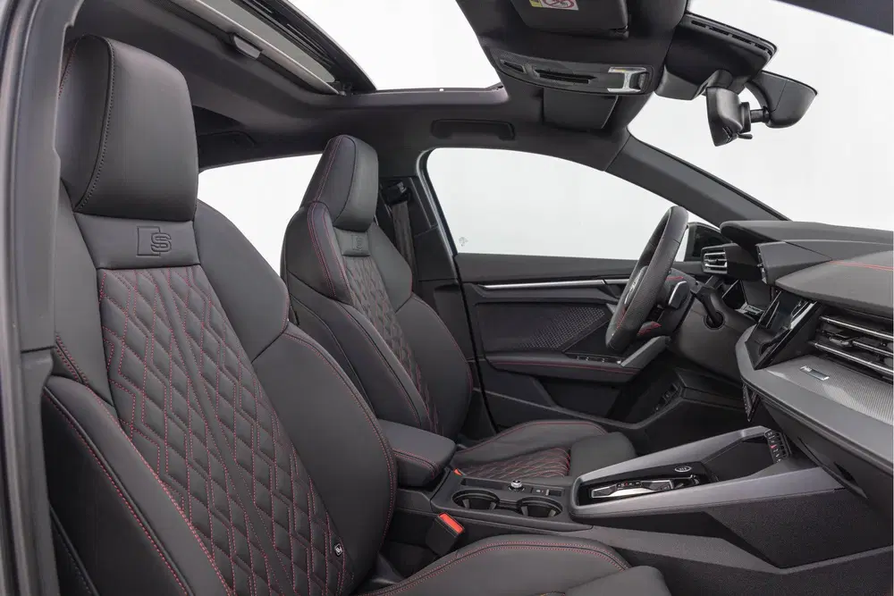 Audi A3 45 TFSI e S edition Competition Pano S-sto uit 2026, foto 4