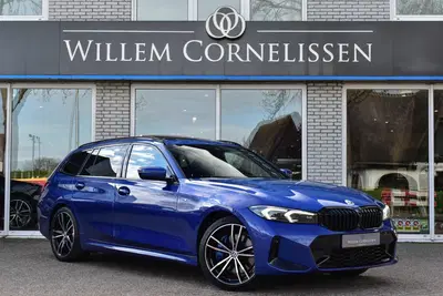 BMW 3-serie 320e M-Sport Pro Pano Trekhaak Leder Elc uit 2023