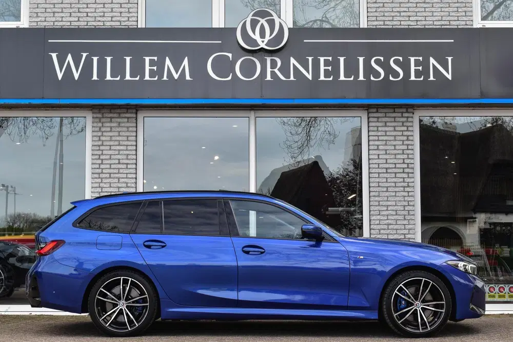 BMW 3-serie 320e M-Sport Pro Pano Trekhaak Leder Elc uit 2023, foto 4