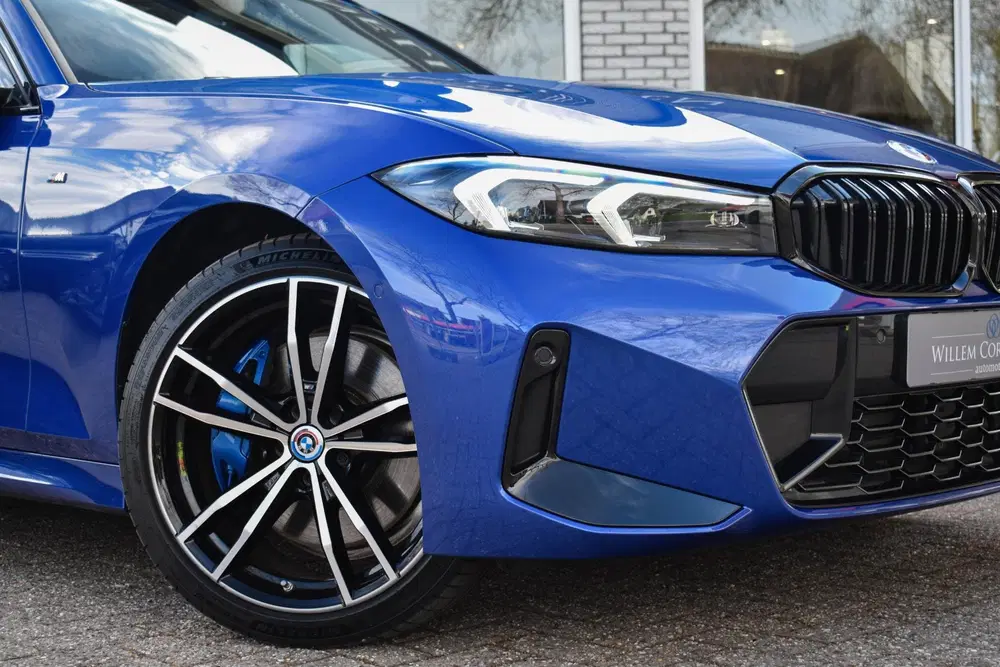 BMW 3-serie 320e M-Sport Pro Pano Trekhaak Leder Elc uit 2023, foto 6