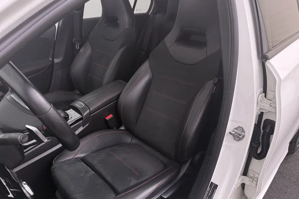 Mercedes-Benz A-Klasse 200 164 PK Aut. AMG Night-Pack Pano-d uit 2019, foto 10