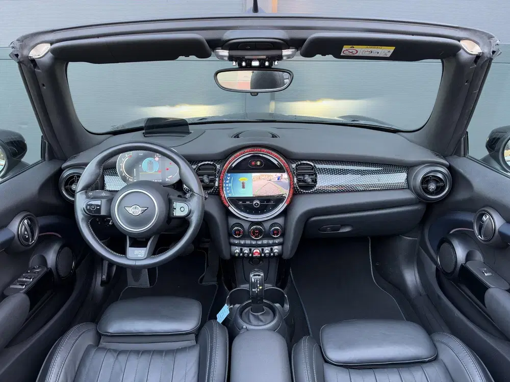 Mini Cabrio 1.5 Cooper Sidewalk Edition uit 2022, foto 2