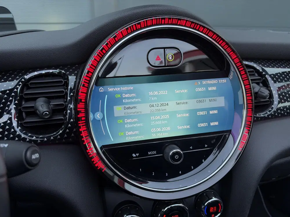 Mini Cabrio 1.5 Cooper Sidewalk Edition uit 2022, foto 6
