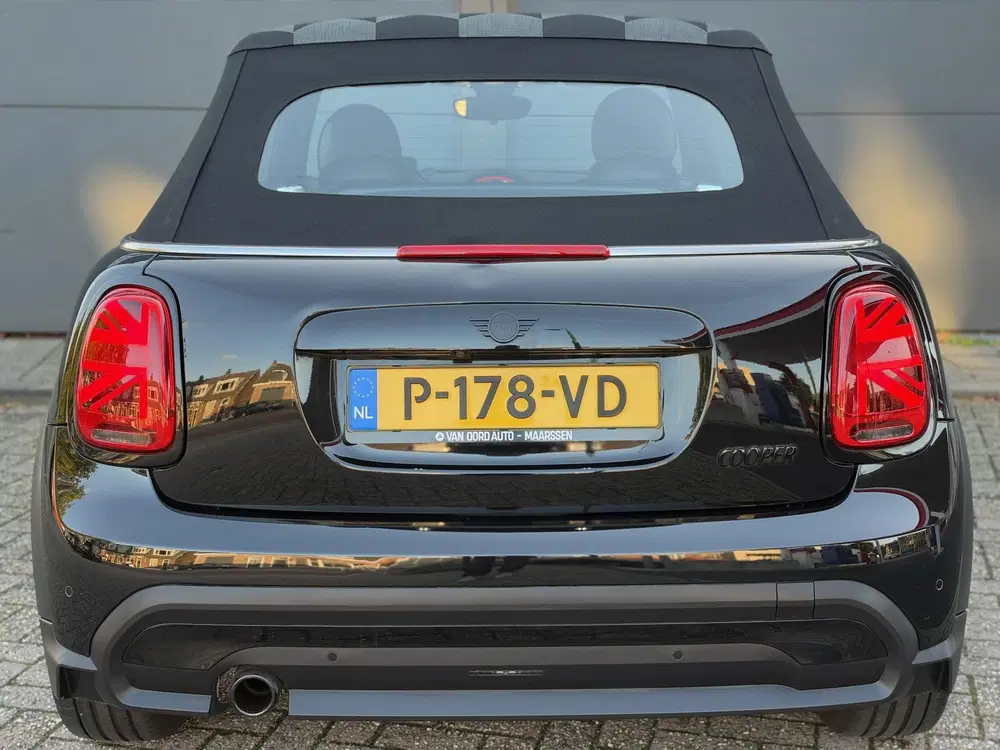 Mini Cabrio 1.5 Cooper Sidewalk Edition uit 2022, foto 8