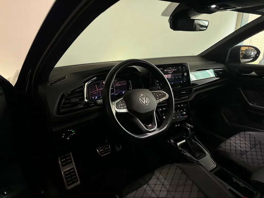 Volkswagen T-Roc 1.5 TSI Life Business Pano uit 2024, foto 2