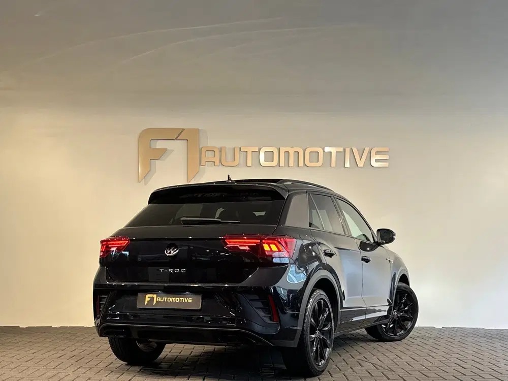 Volkswagen T-Roc 1.5 TSI Life Business Pano uit 2024, foto 7