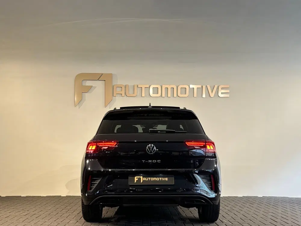 Volkswagen T-Roc 1.5 TSI Life Business Pano uit 2024, foto 8