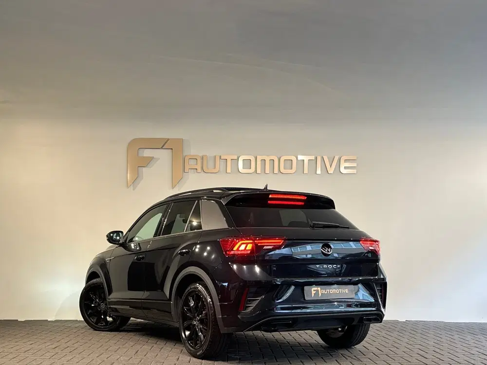 Volkswagen T-Roc 1.5 TSI Life Business Pano uit 2024, foto 9