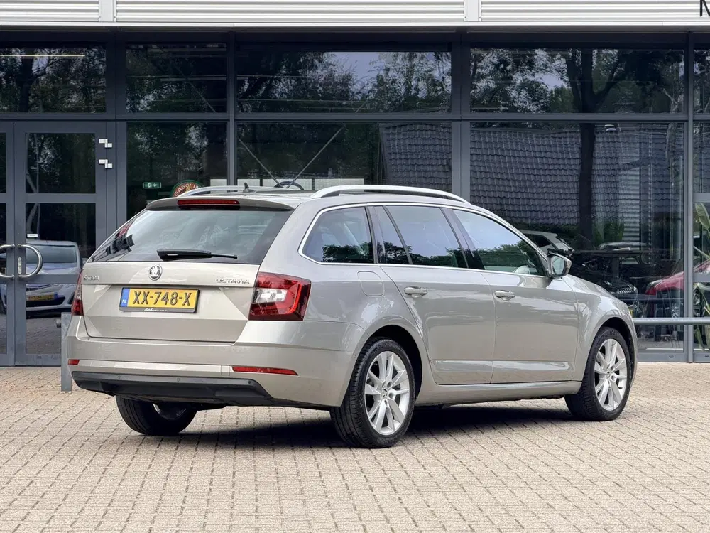 Skoda Octavia 1.0 TSI Greentech Style Business uit 2019, foto 2