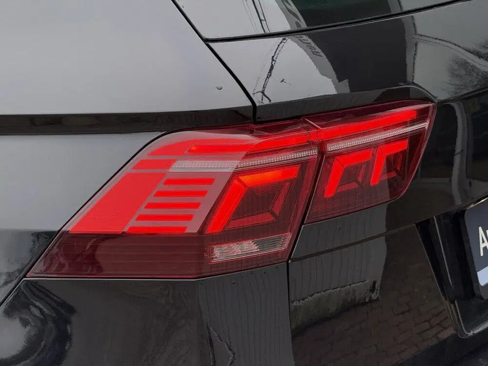 Volkswagen Tiguan 1.4 TSI eHybrid R-Line Business+ uit 2022, foto 9