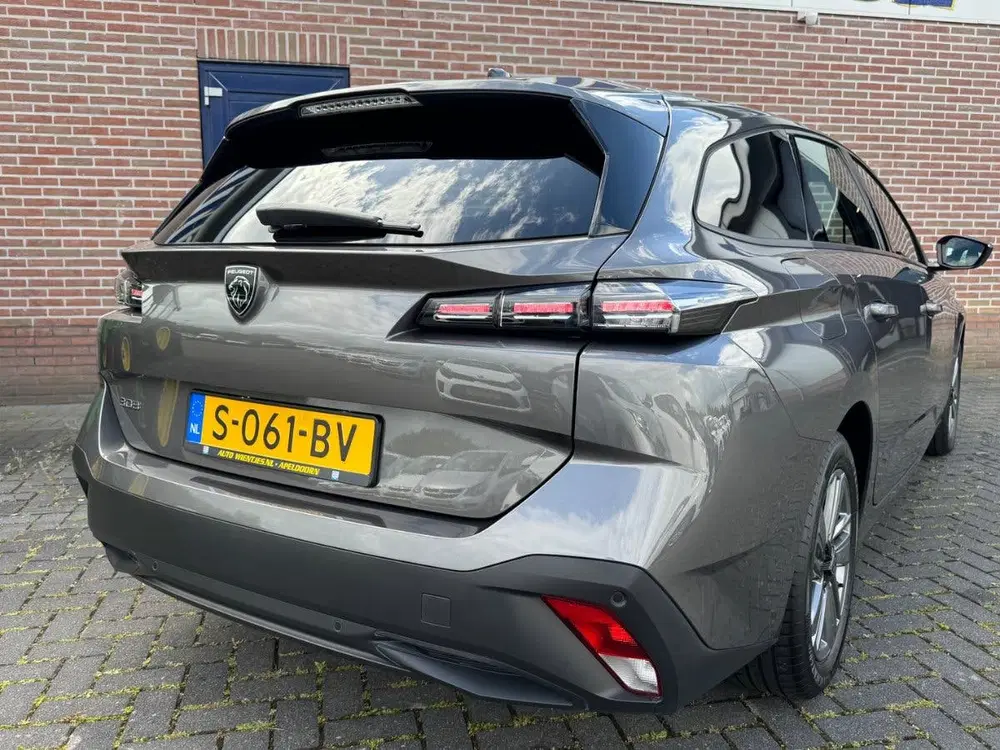 Peugeot 308 1.2 PureTech uit 2023, foto 14
