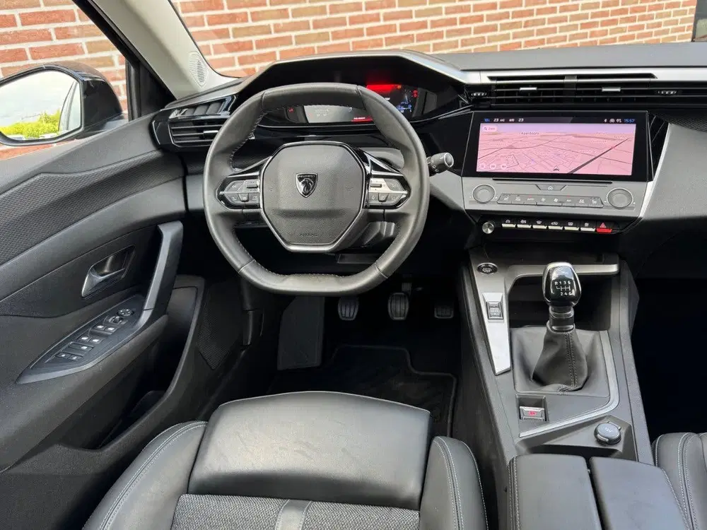 Peugeot 308 1.2 PureTech uit 2023, foto 3