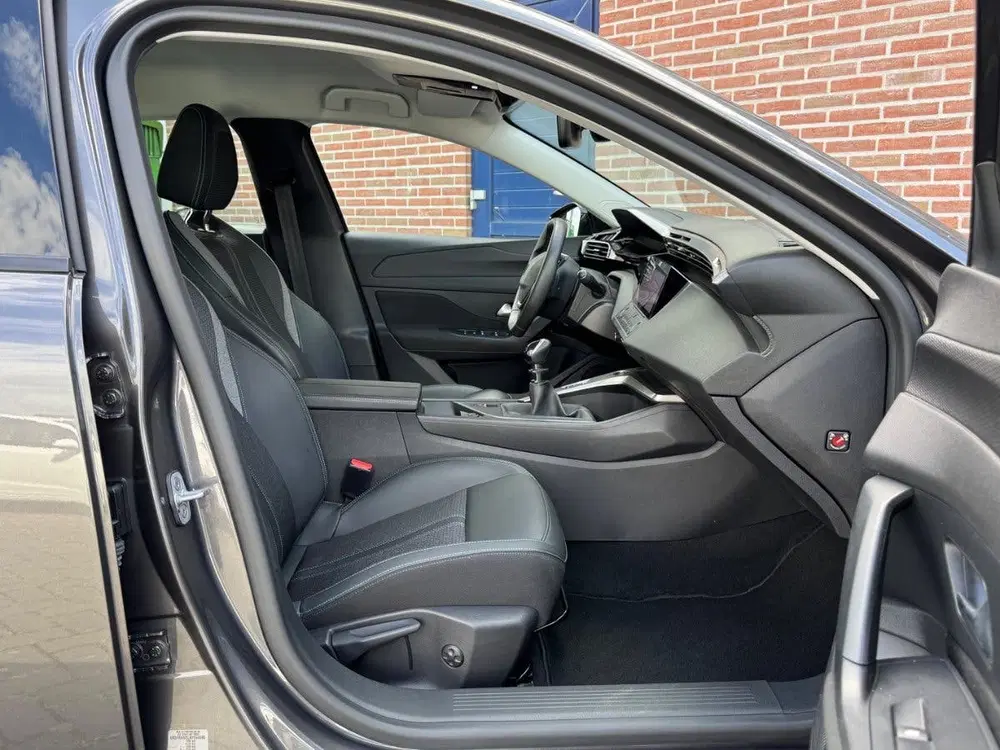 Peugeot 308 1.2 PureTech uit 2023, foto 5