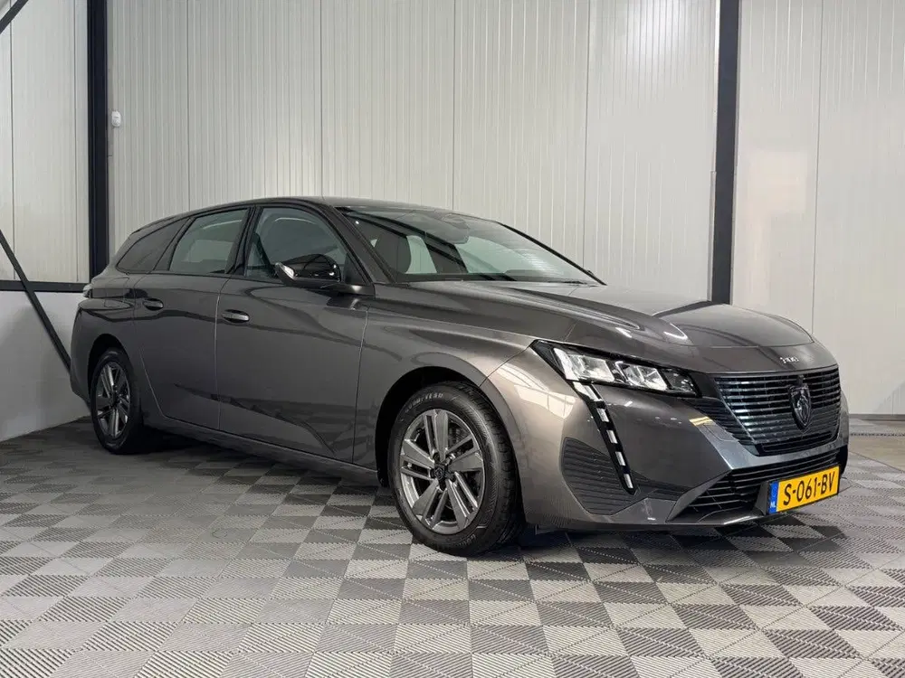 Peugeot 308 1.2 PureTech uit 2023, foto 6