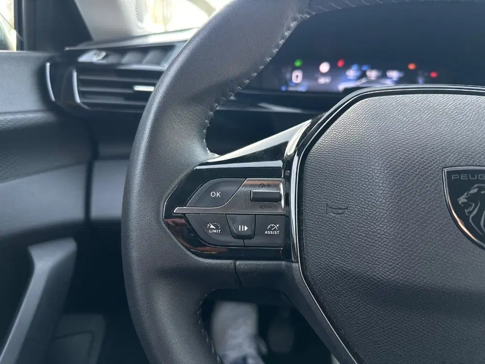 Peugeot 308 1.2 PureTech uit 2023, foto 7