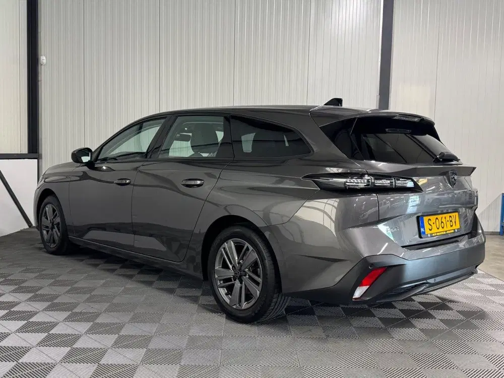 Peugeot 308 1.2 PureTech uit 2023, foto 9