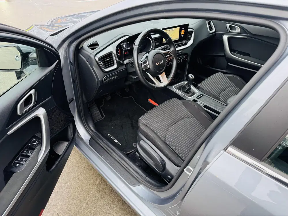 Kia Ceed 1.5 T-GDi DynamicLine Trekhaak Afneemba uit 2024, foto 3