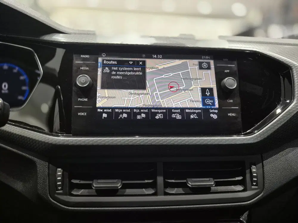 Volkswagen T-Cross 1.0 TSI R-Line Style uit 2019, foto 9