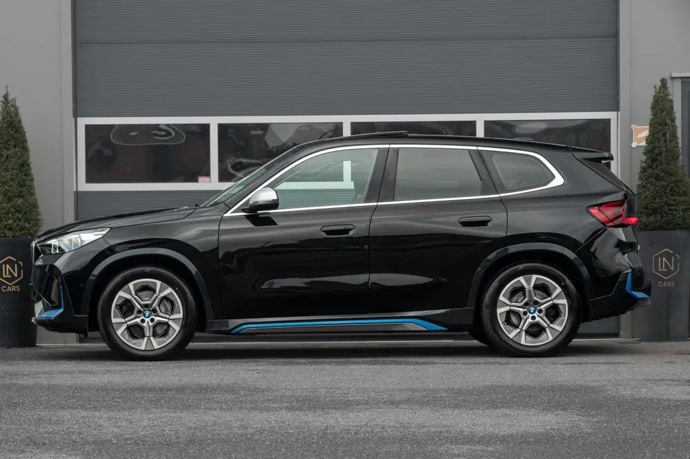 BMW iX1 xDrive30 67 kWh uit 2023, foto 11
