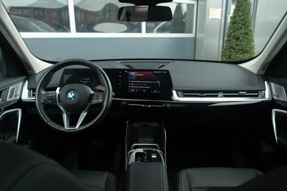 BMW iX1 xDrive30 67 kWh uit 2023, foto 12