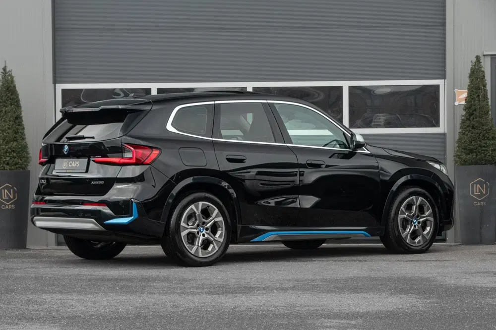 BMW iX1 xDrive30 67 kWh uit 2023, foto 6
