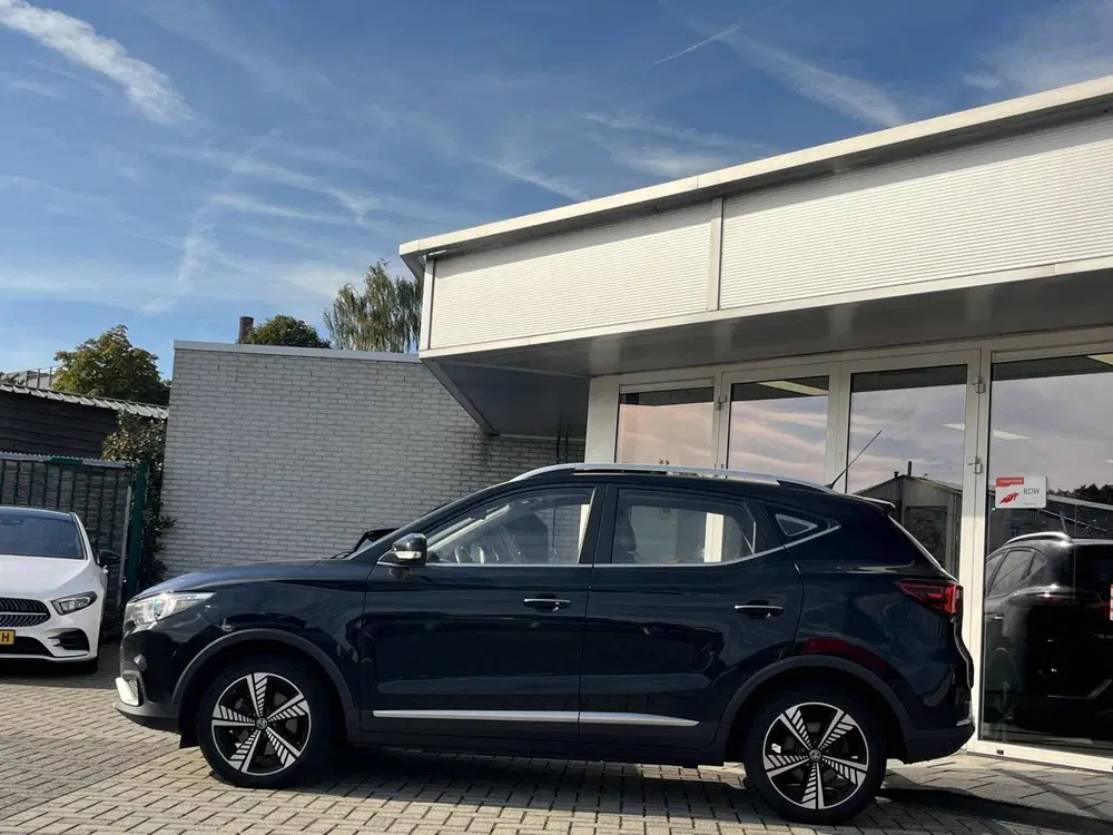 MG ZS EV Luxury 45 kWh SOH 90% PANO+LEDER+CARPLA uit 2020, foto 6