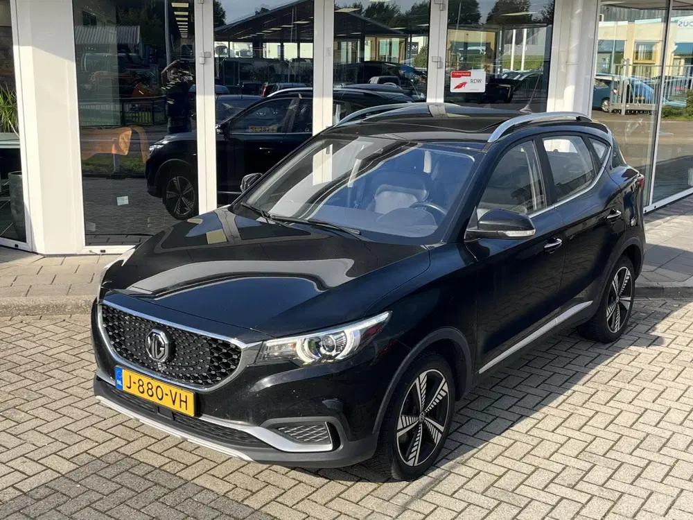 MG ZS EV Luxury 45 kWh SOH 90% PANO+LEDER+CARPLA uit 2020, foto 7