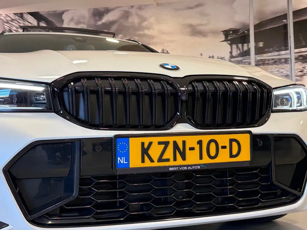 BMW 3-serie 318i M-Sport uit 2024, foto 11