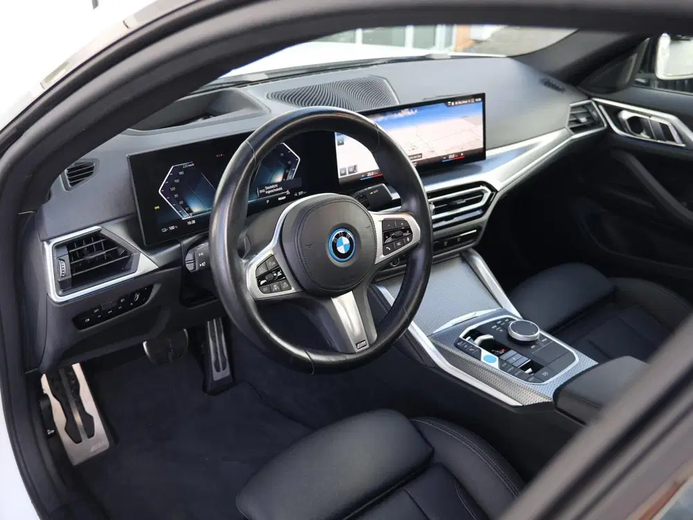 BMW i4 eDrive35 High Executive M Sport uit 2023, foto 4