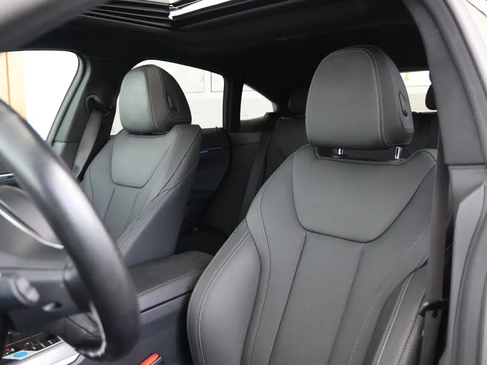 BMW i4 eDrive35 High Executive M Sport uit 2023, foto 6