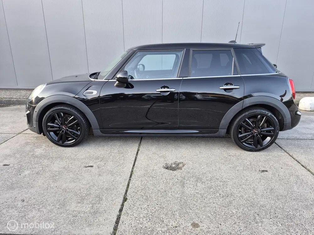 Mini Cooper 1.5 Cooper JCW Pakket uit 2019, foto 6