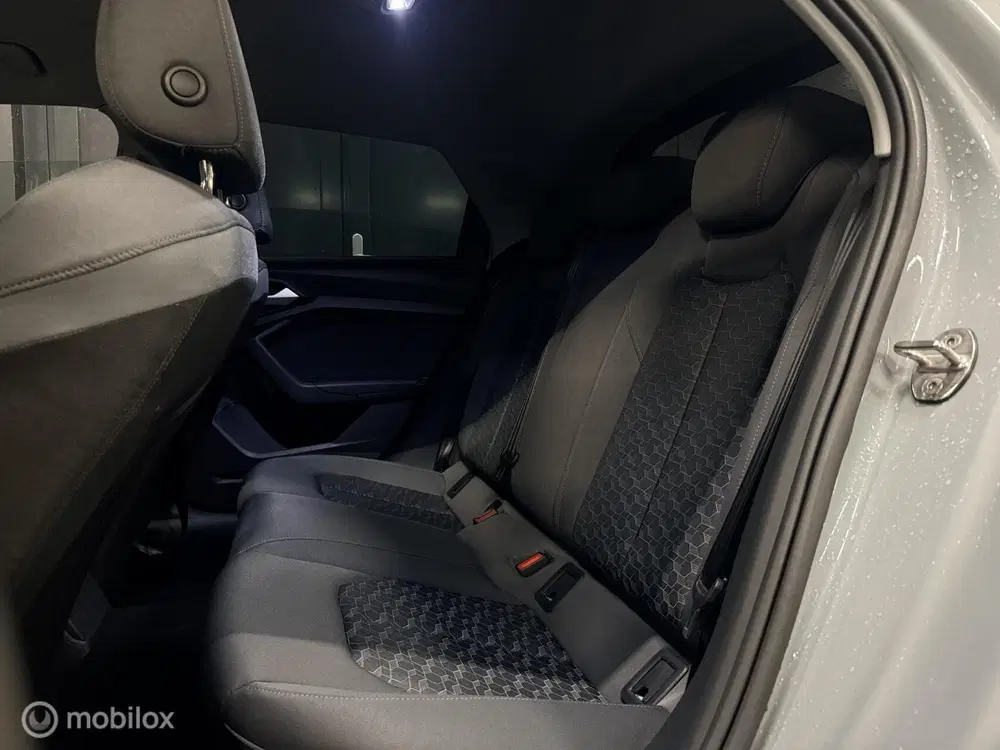 Audi A1 30 TFSI S edition carplay uit 2023, foto 12