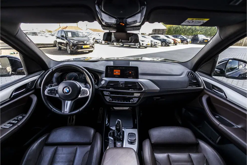 BMW X3 xDrive20i High Executive M-Sport uit 2019, foto 6